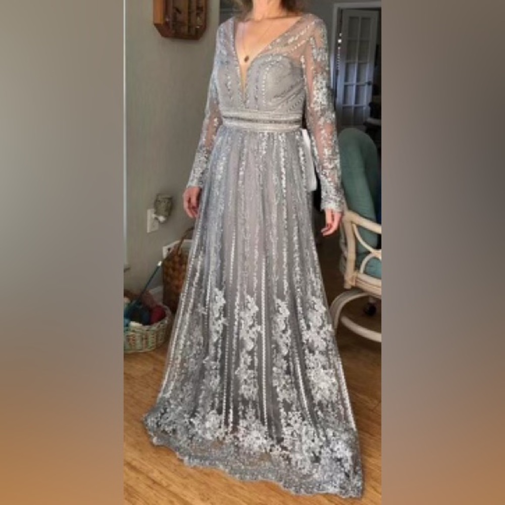 New Mac Duggal Silver V-neck Gown, Size 4